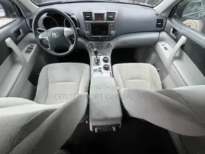 Toyota Highlander SE 2011 Gray