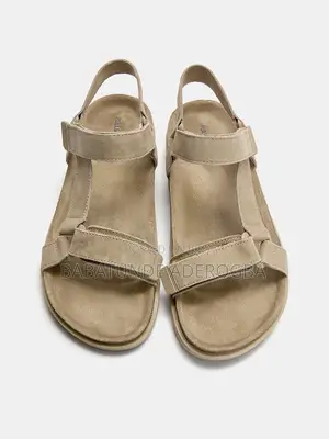 Pull Bear Sandals