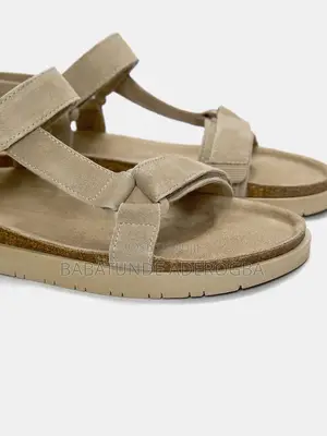 Pull Bear Sandals