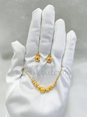Gold Classy Necklace