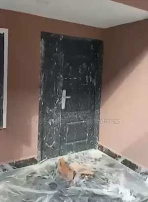2bdrm Block of Flats in Off Pti Road, Warri for rent