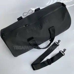 Essential Quality Plain Leather Duffle Bag