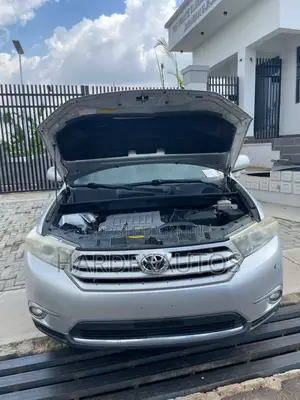Toyota Highlander 2013 Silver