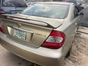 Toyota Camry LE 4dr Sedan (2.4L 4cyl 4A) 2004 Gold