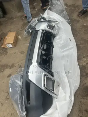 Complete Back Bumper Range Rover Evoque 2018