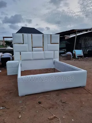 Strong Stunning Quality Set of 41⁄2by6 Upholstery Padded Bedframe
