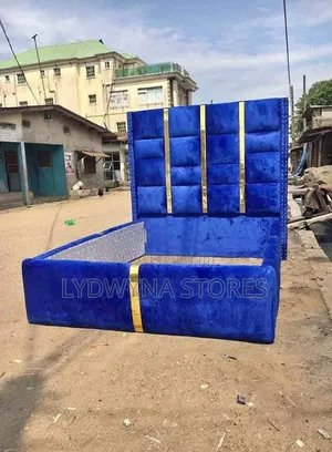 Outstanding Lovely Quality 41⁄2by6 Upholstery Padded Bedframe