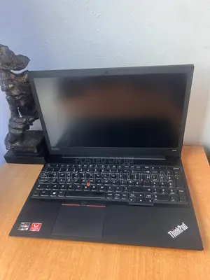 Laptop Lenovo ThinkPad E585 8GB AMD Ryzen 5 SSD 256GB