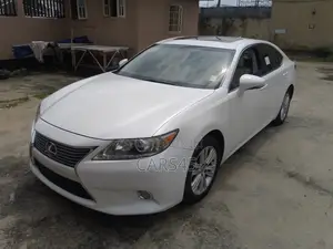 Lexus ES 2013 White