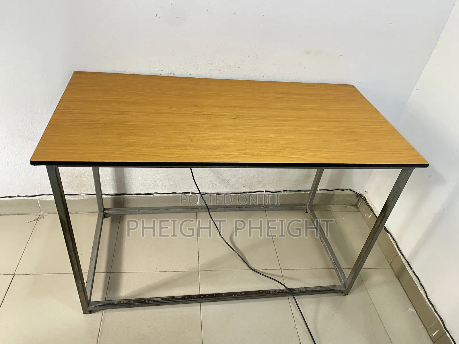HDF Office Table