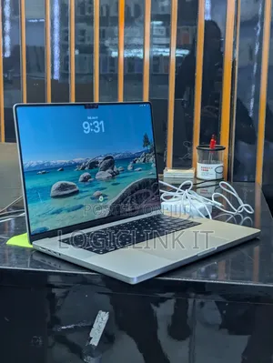 Laptop Apple MacBook Pro 2023 M3 Pro 36GB Apple M3 Pro SSD 512GB
