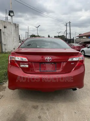 Toyota Camry SE 4dr Sedan (2.5L 4cyl 6A) 2013 Red