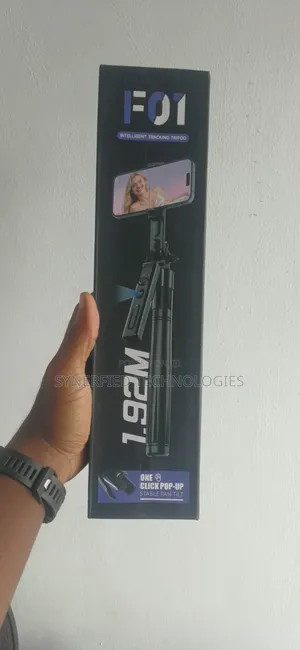 F01 Tracking Tripod 1.92m – Ai Face Tracking