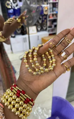 Diamond Cut / Gold Beads (3 Piece Set)