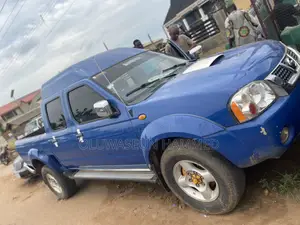 Nissan Frontier Automatic 2005 Blue