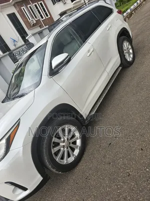 Toyota Highlander XLE V6 4x2 (3.5L 6cyl 6A) 2016 White