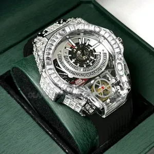 Elegant and Classic Unisex Leather Wristwatch