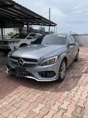 Mercedes-Benz C300 Sport 4dr AWD 4Matic Sedan (2.0L 4cyl 7A) 2015 Gray