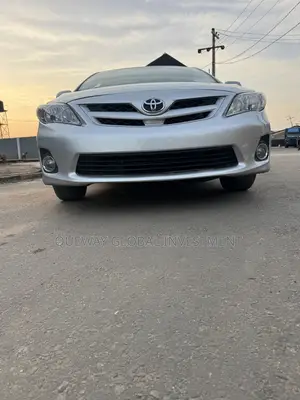 Toyota Corolla LE Special Edition 4dr Sedan (1.8L 4cyl 4A) 2013 Silver