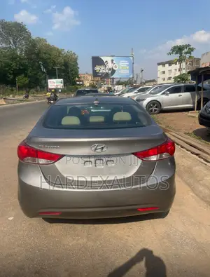 Hyundai Elantra 2013 Brown