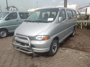 Toyota HiAce 2003 Silver