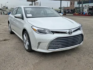 Toyota Avalon Limited Sedan FWD (3.5L 6cyl 6A) 2013 White