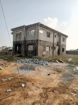 5bdrm Duplex in Congress Valley, Sabon Lugbe for sale