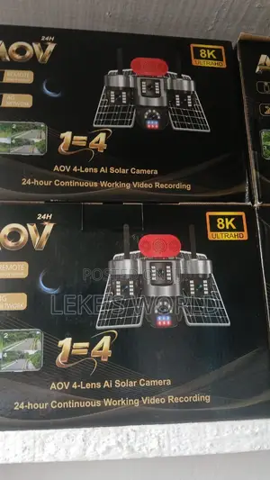 Multi View 4 Lens 3 PTZ Rotating Solar CCTV Camera With Solar Panel