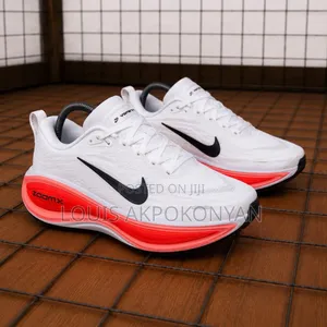 Nike Vomero Running Sneakers