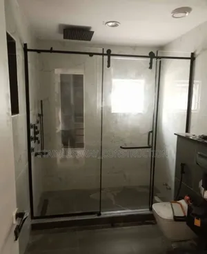 Showers – Smooth Water Flow + Clean Lines