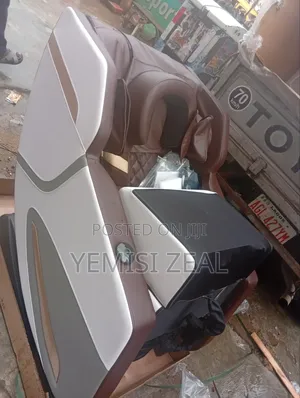 Luxury 4d Massager Chair With Eye Wear Leggings Bag and Bluetooth