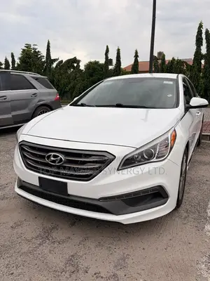 Hyundai Sonata Sport 4dr Sedan (2.4L 4cyl 6A) 2015 White