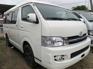 Toyota HiAce 2010 White