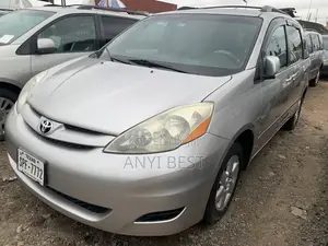 Toyota Sienna 2006 Silver