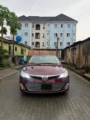 Toyota Avalon Limited Sedan FWD (3.5L 6cyl 6A) 2013 Burgundy