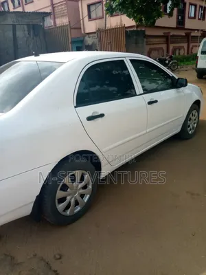 Toyota Corolla LE 2004 White