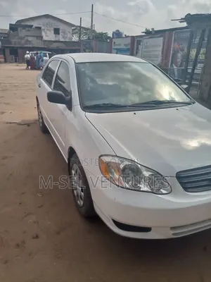 Toyota Corolla LE 2004 White