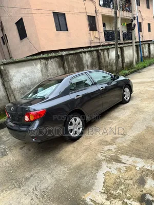 Toyota Corolla LE 4dr Sedan (1.8L 4cyl 4A) 2011 Matt Black