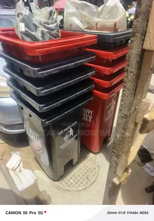 240 Liter Dust Bin/ Waste Bin