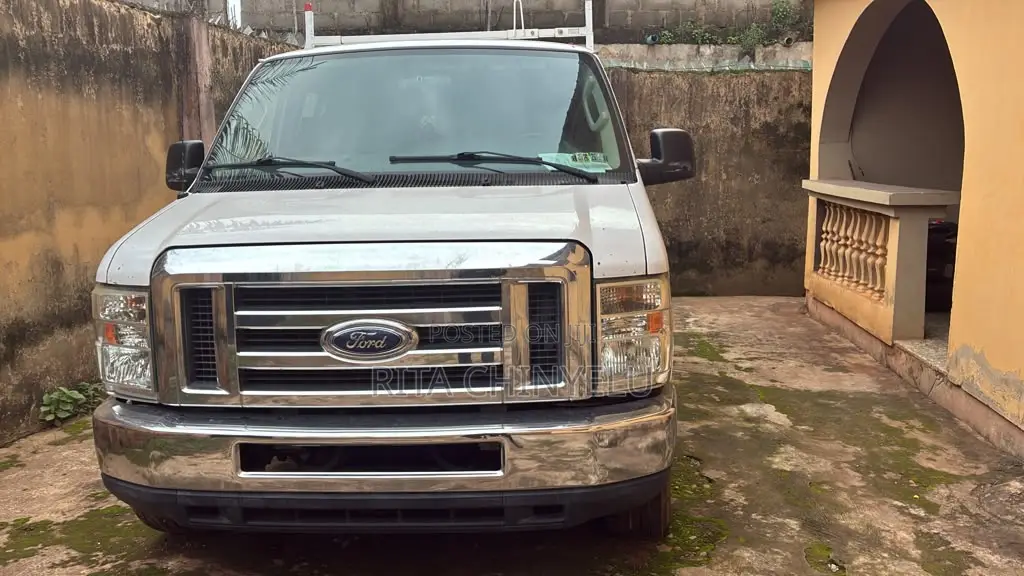 Ford E250 2013 White