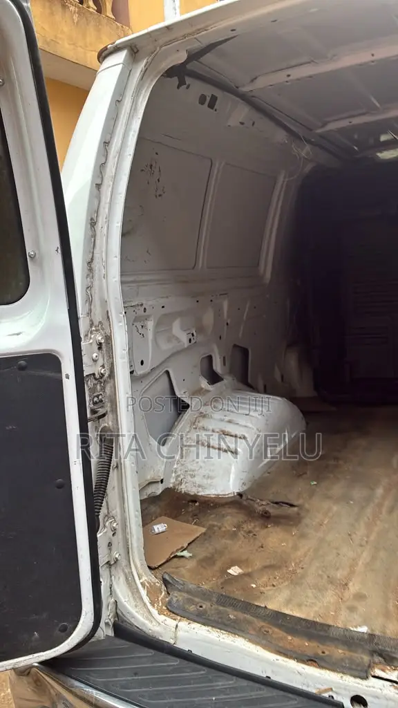 Ford E250 2013 White