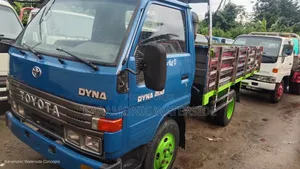 Toyota Dyna 200 1998 Blue