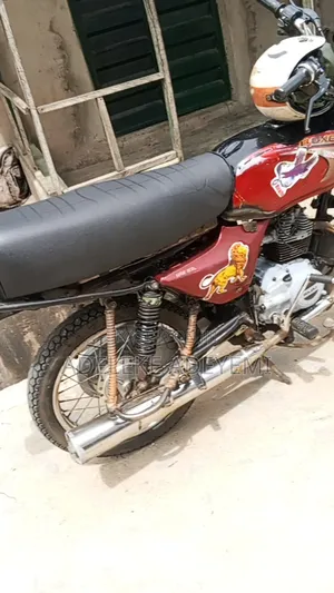 Bajaj Boxer 100 2022 Red