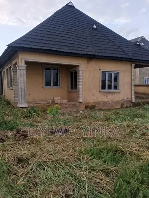 4bdrm Bungalow in Lasokun Estate, Idishin for sale