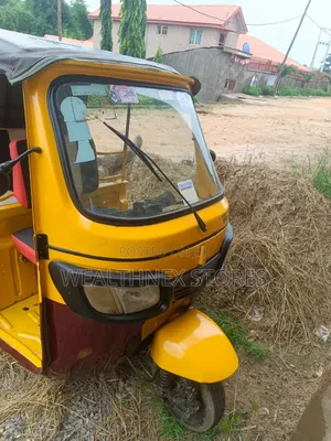 TVS King Deluxe Plus iTouch Start 2023 Yellow