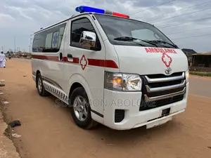 Toyota HiAce 2010 White