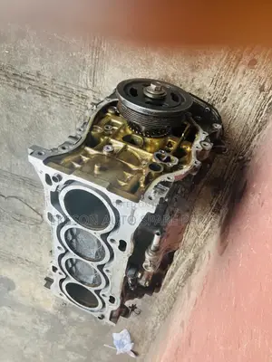 Tokunbo 2ar Half Engine for Venza,Rav4,Camry 4plug Engine