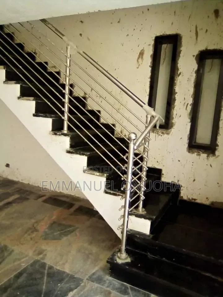 Stair Support Rail