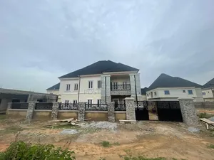 7bdrm Duplex in FHA for sale