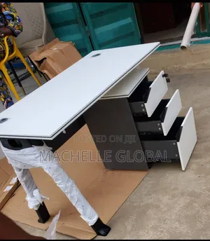 Executive Table (1.2 Meter)